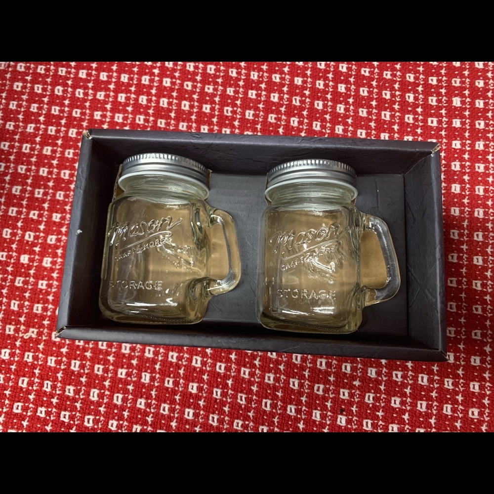 Mason jar salt & pepper shakers